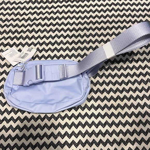 NWT Pastel Blue lululemon Everywhere Belt Bag EBB 1L - Picture 7 of 13